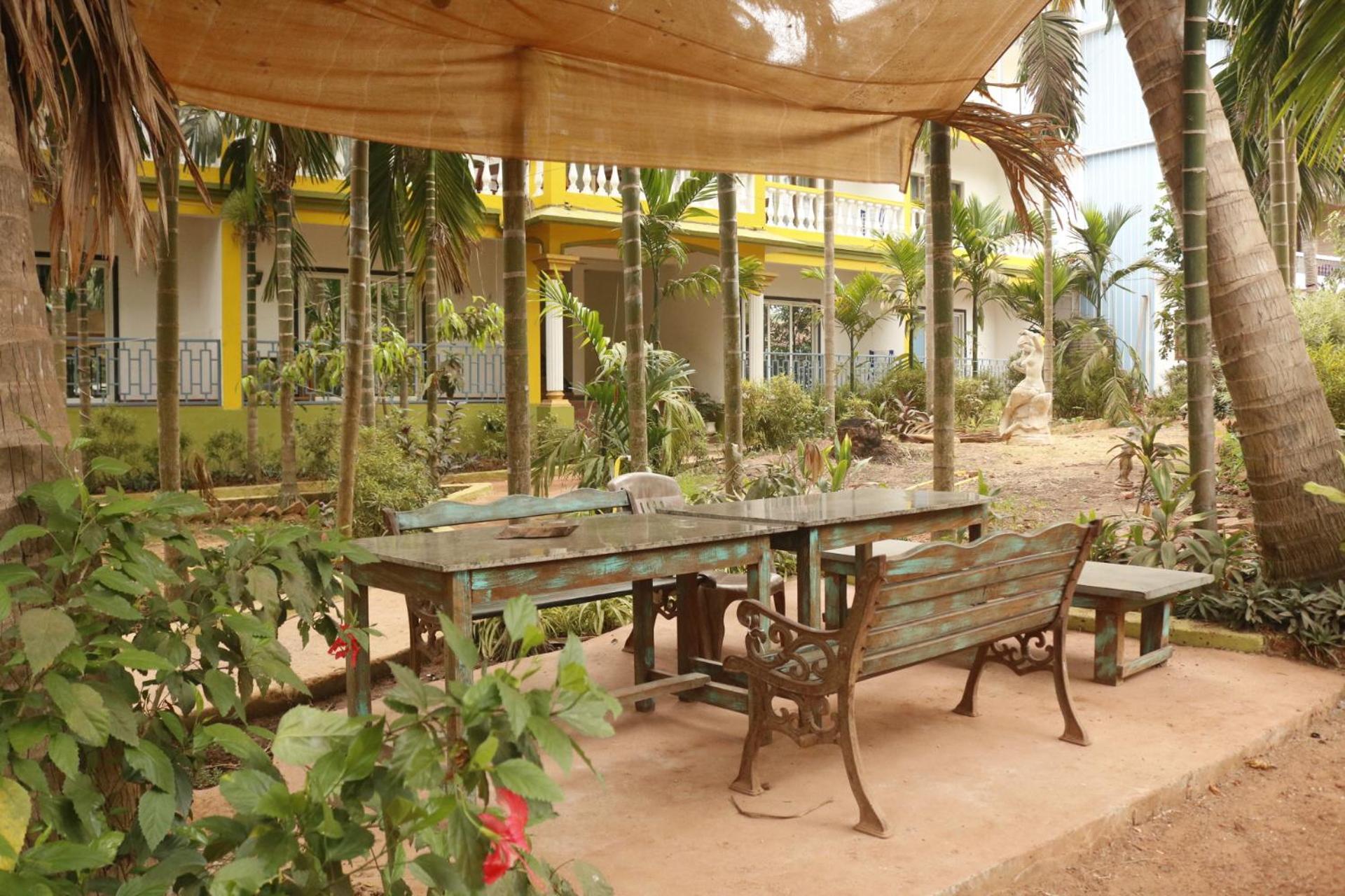 Lavish Exotic Hotel & Apartments Arambol Exterior photo